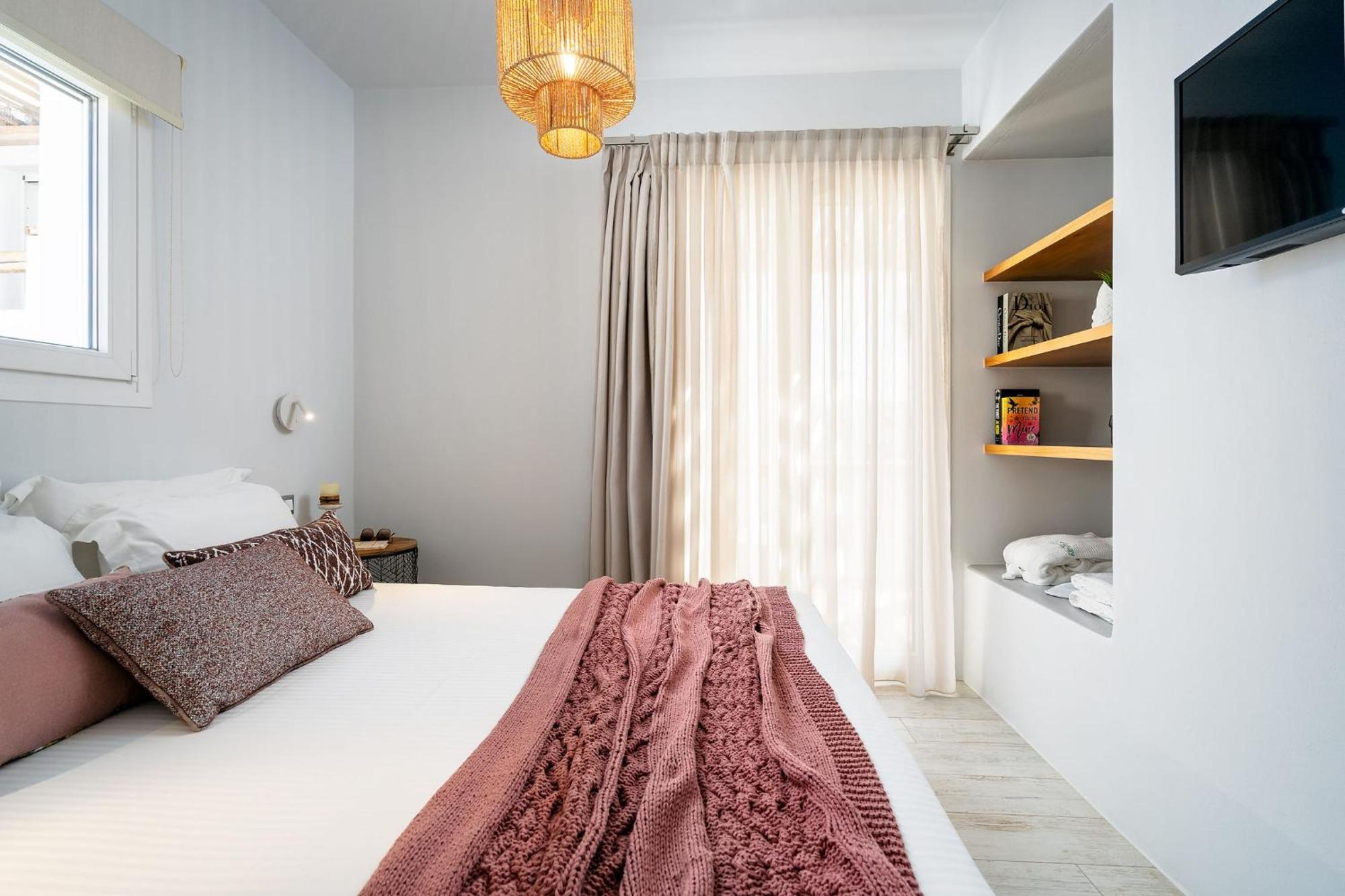 Sunday Luxury Suites Agia Anna  Eksteriør billede