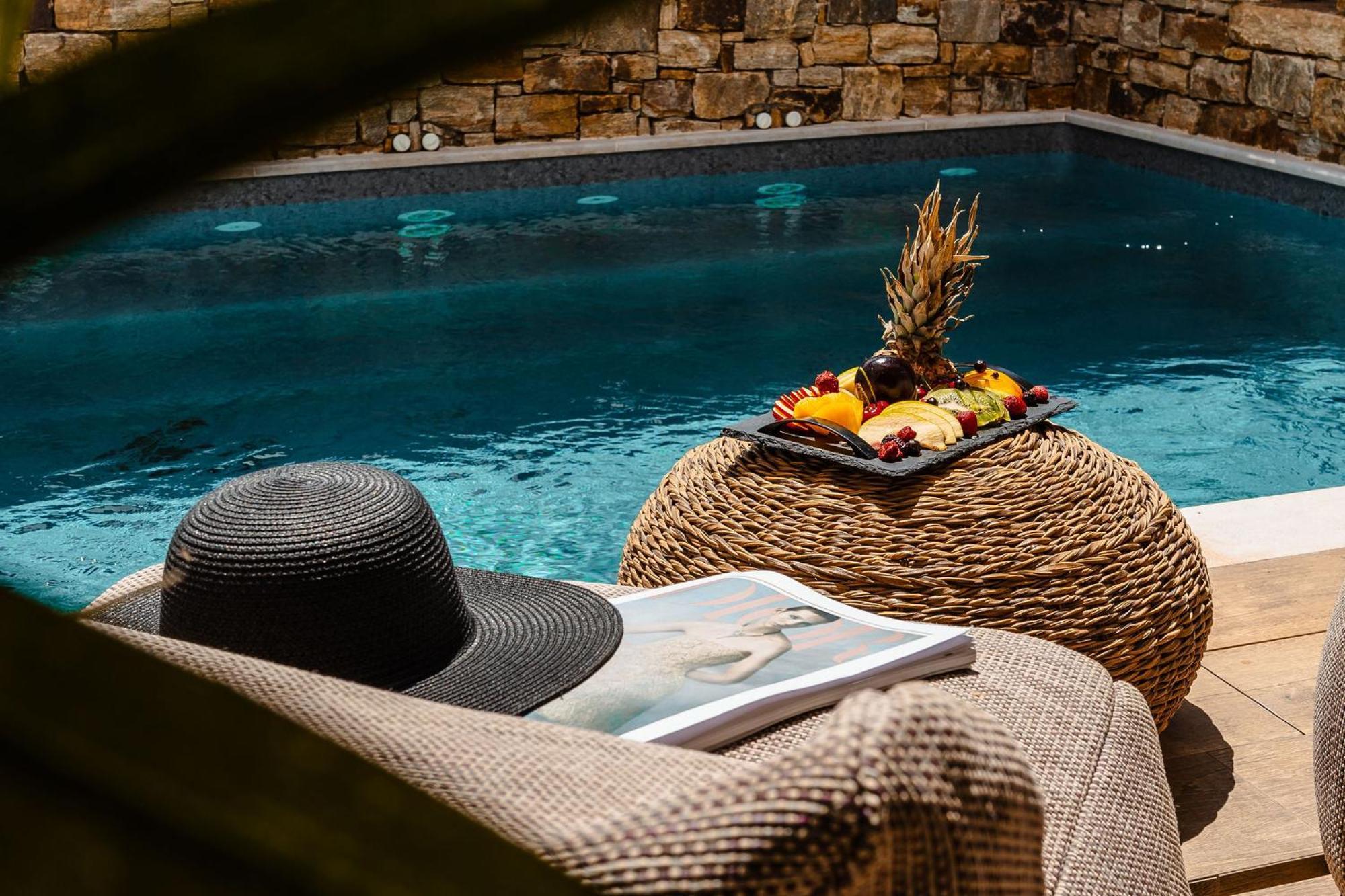 Sunday Luxury Suites Agia Anna  Eksteriør billede