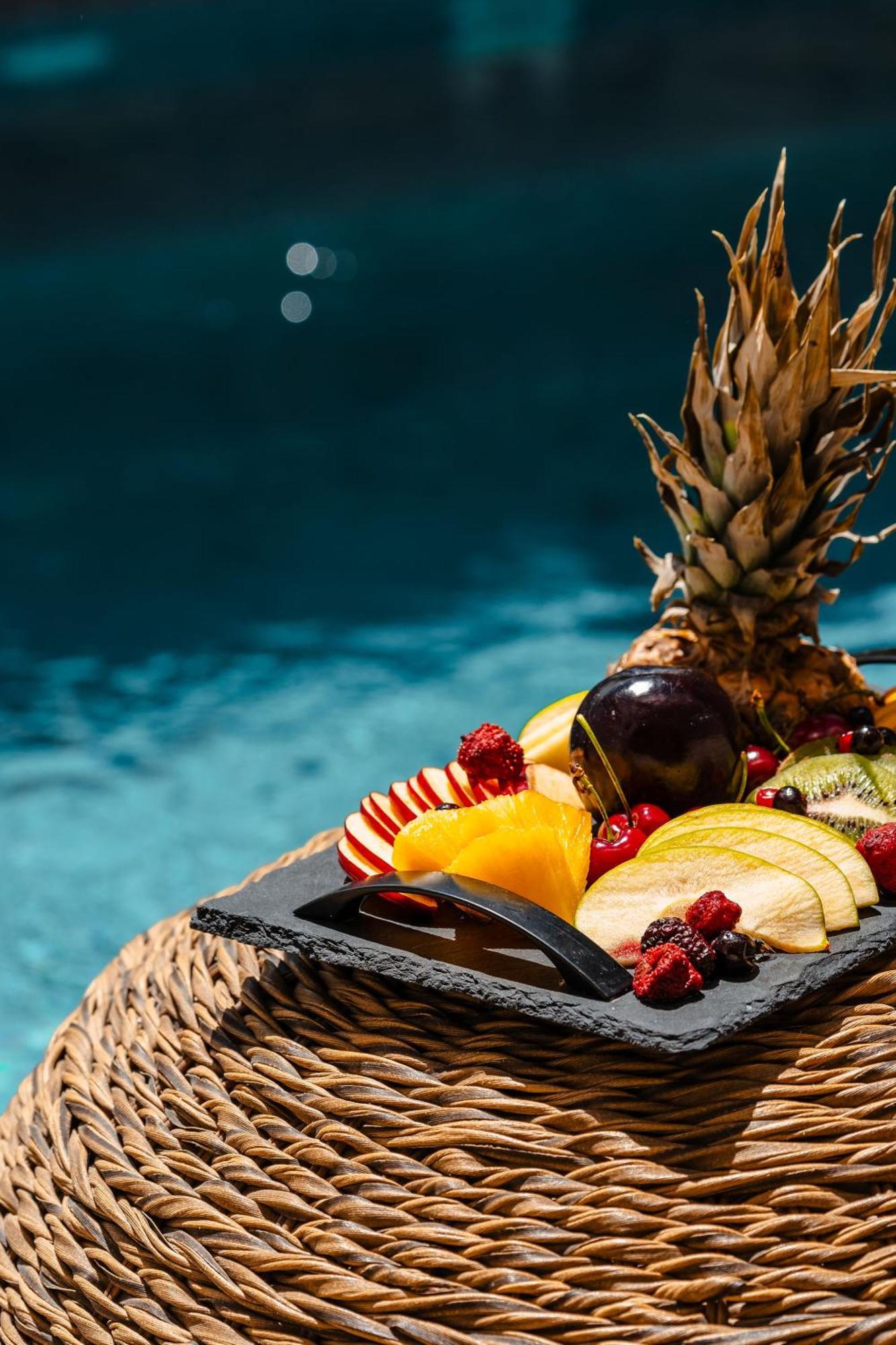 Sunday Luxury Suites Agia Anna  Eksteriør billede