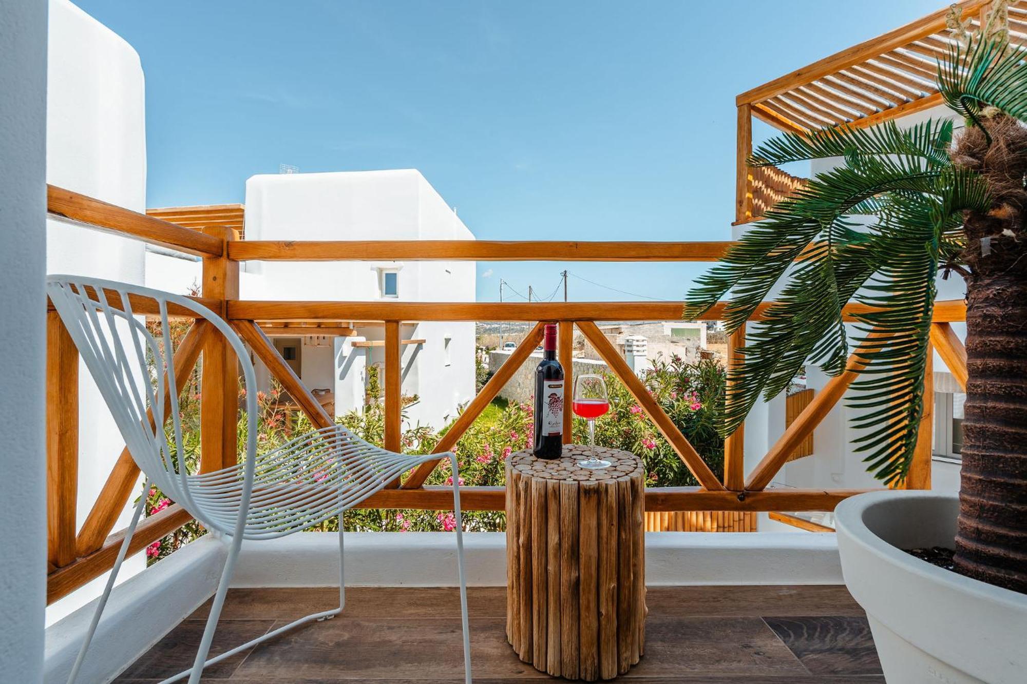 Sunday Luxury Suites Agia Anna  Eksteriør billede