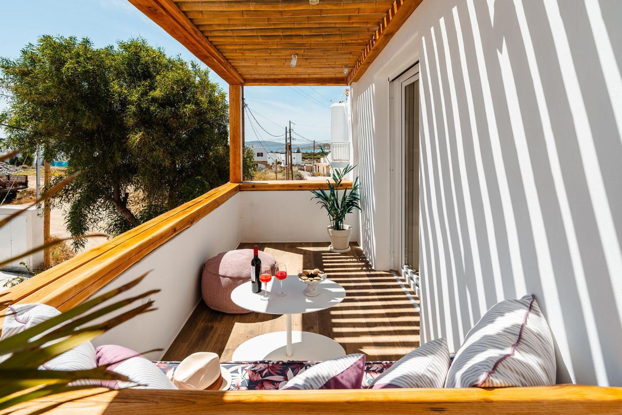 Sunday Luxury Suites Agia Anna  Eksteriør billede