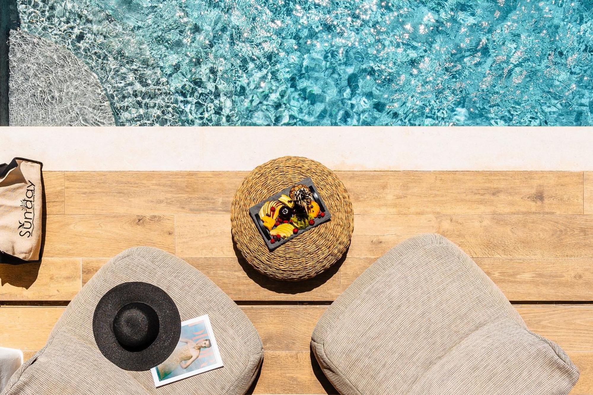 Sunday Luxury Suites Agia Anna  Eksteriør billede