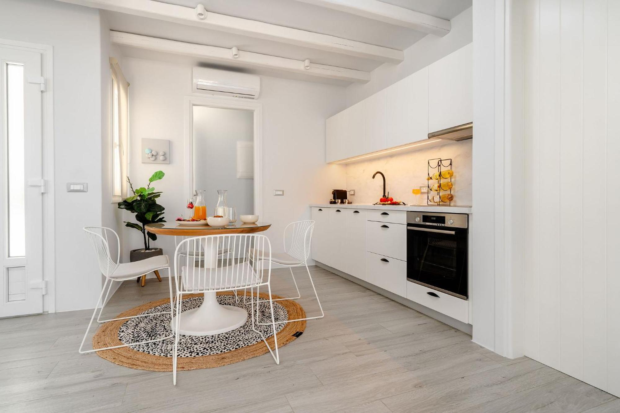 Sunday Luxury Suites Agia Anna  Eksteriør billede