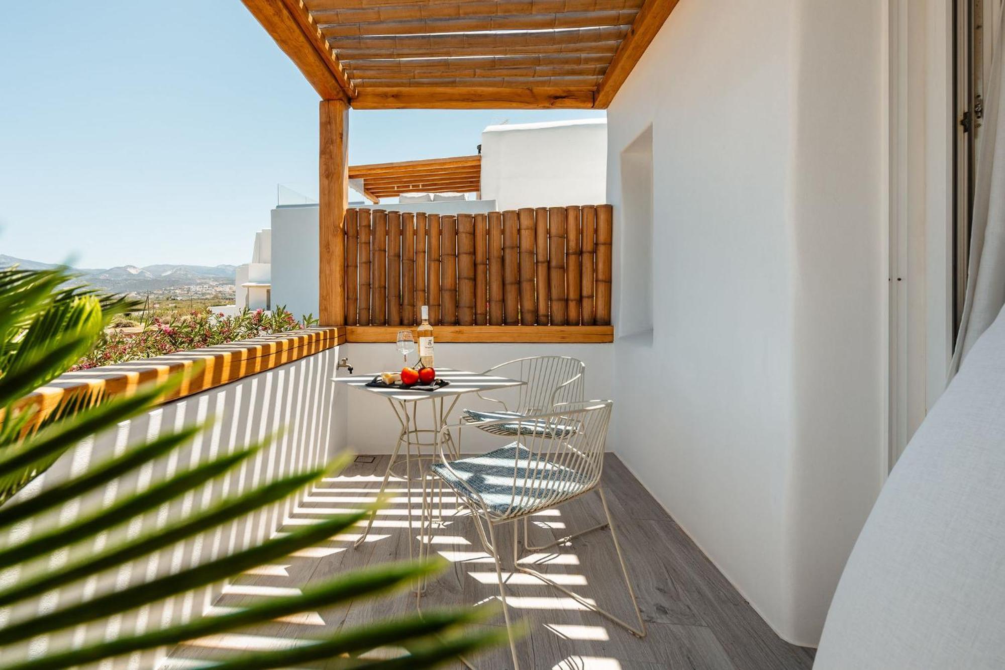 Sunday Luxury Suites Agia Anna  Eksteriør billede