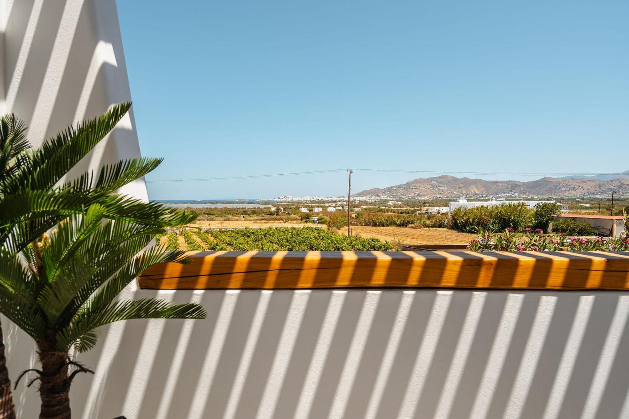 Sunday Luxury Suites Agia Anna  Eksteriør billede