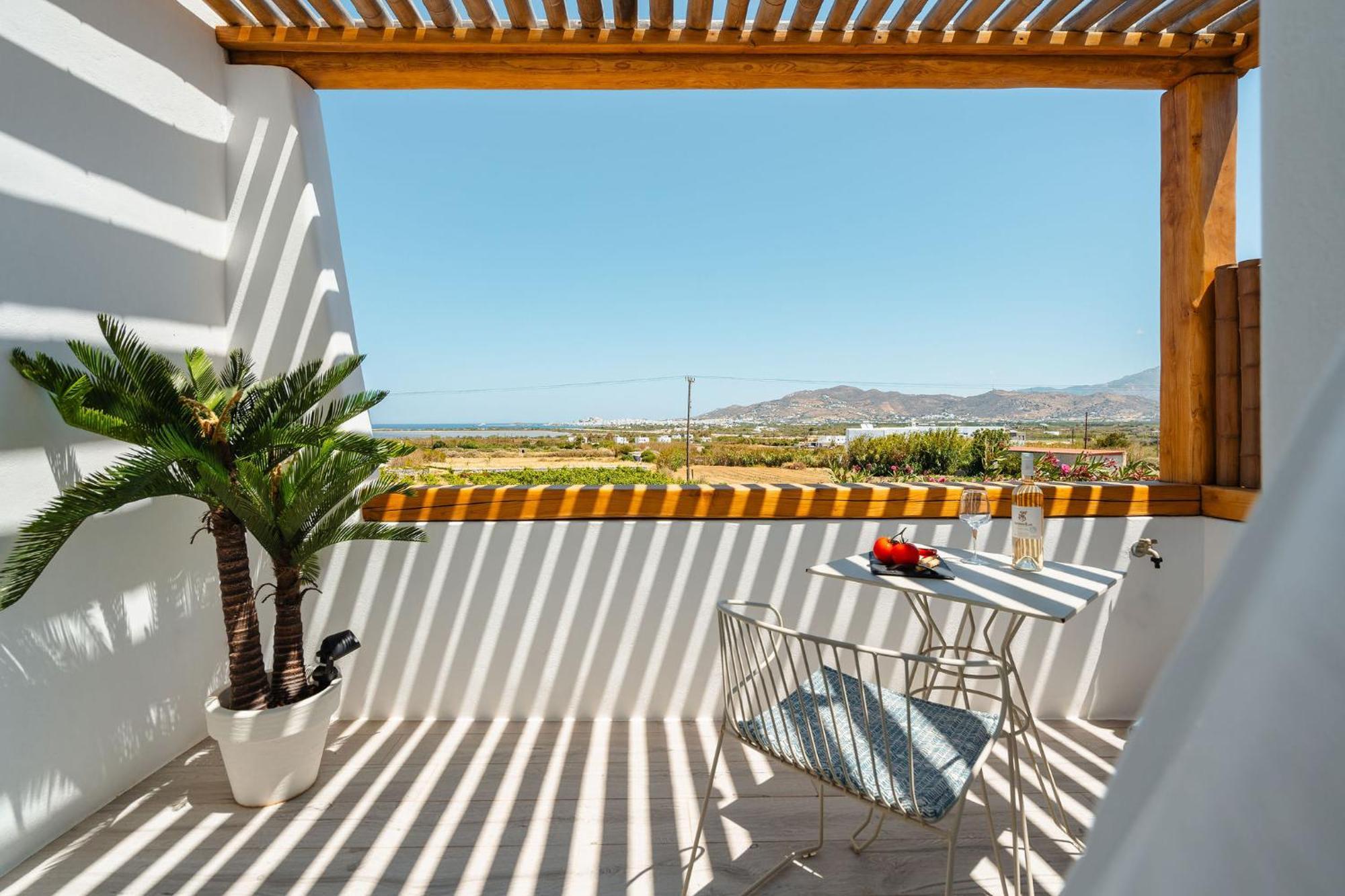 Sunday Luxury Suites Agia Anna  Eksteriør billede