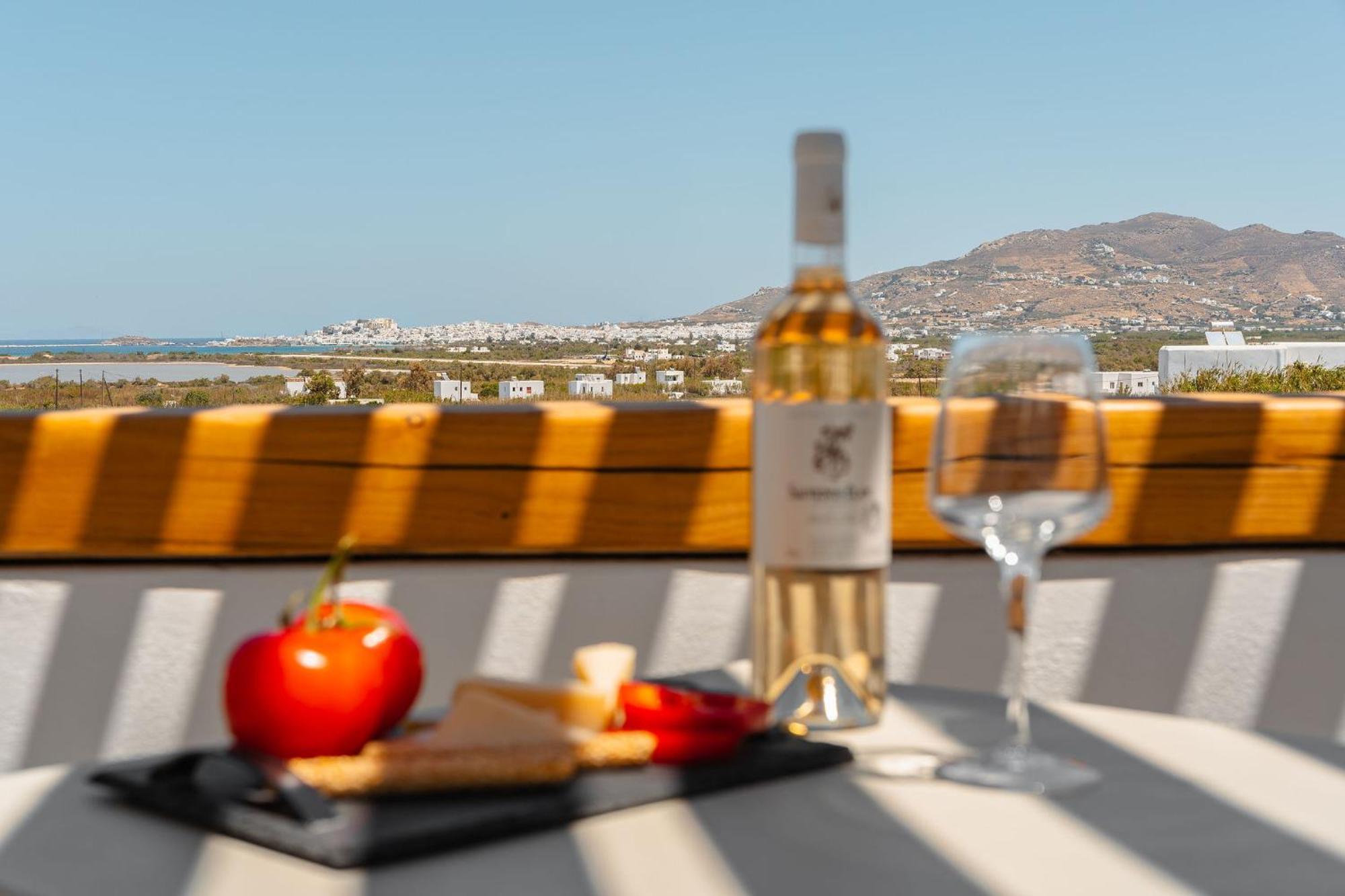 Sunday Luxury Suites Agia Anna  Eksteriør billede